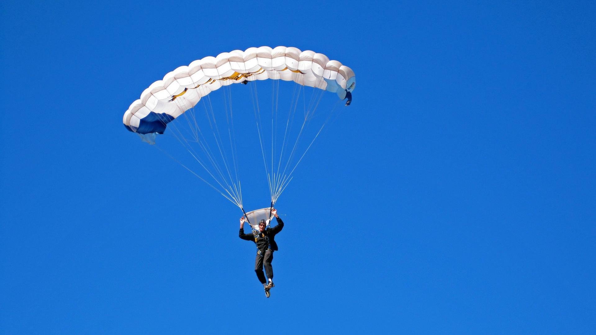 9游app-诺埃·庞蒂展现新生代蝶泳实力，庞德诺威